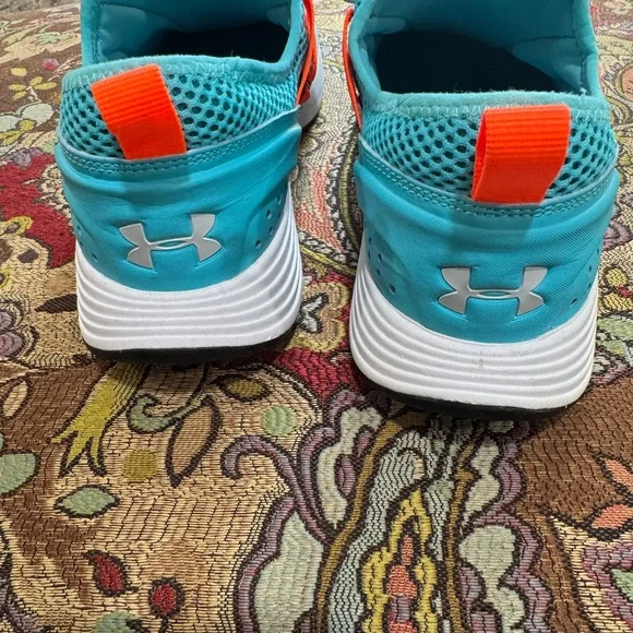 Under Armour women’s ' Blue Athletic Shoes Size 8.5 - Picture 3 of 9